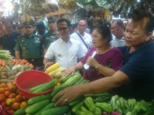 Wali Kota Balikpapan rahmad Mas'ud didampingi muspida saat melakukan sidak ke pasar trandisoonal Klandasan