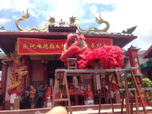 Klenteng Guang De Mio Pasarbaru Balikpapan mempercantik menyambut Imlek