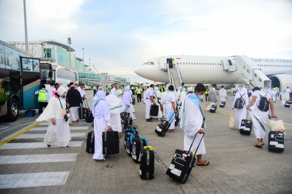 Keberangkaatan calon jemaah haji dari Bandara Sepinggan Balikpapan / inibalikpapan
