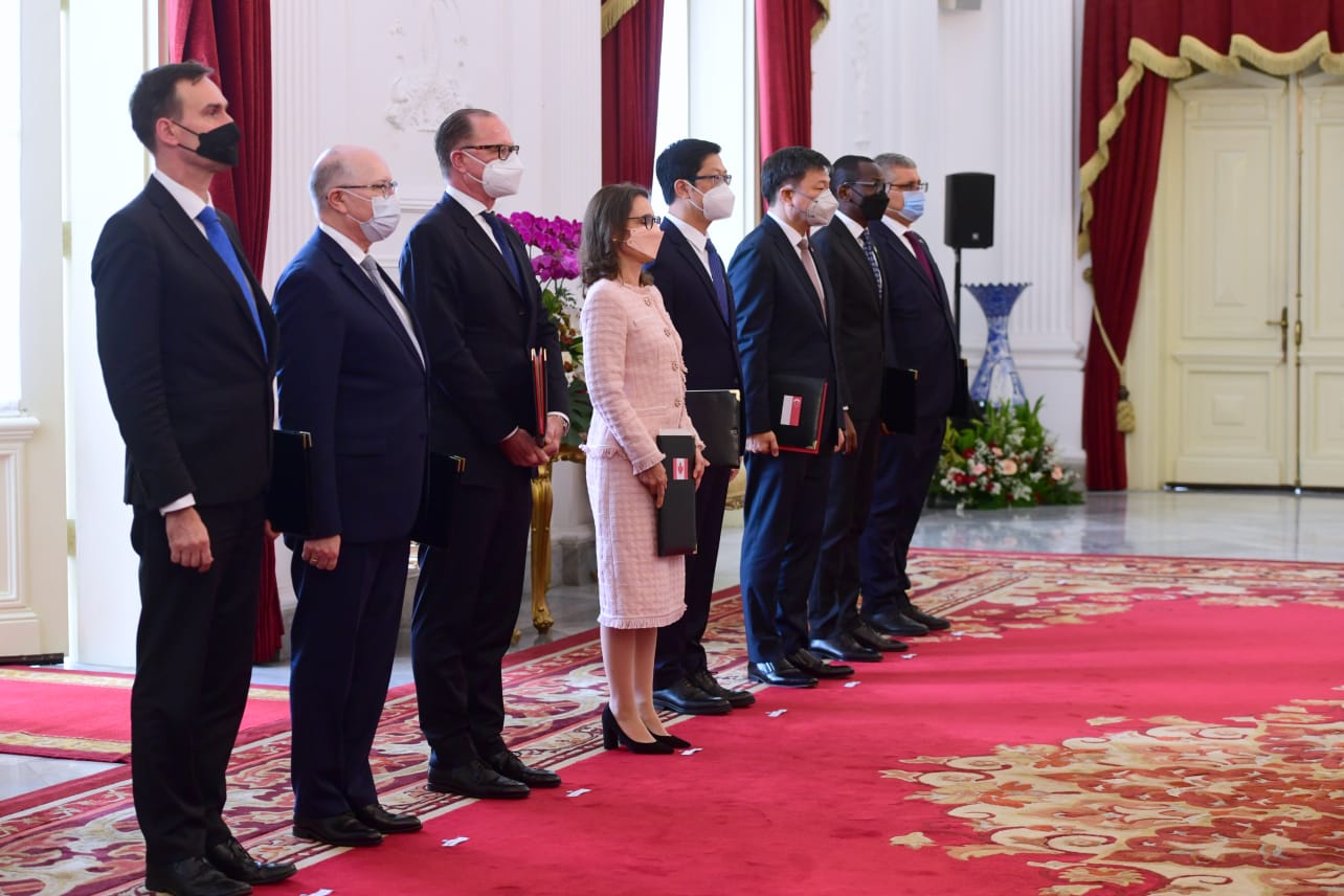 Eight ambassadors serving in Indonesia, President Jokowi receives credentials