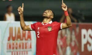 Yakob Sayuri usai mencetak gol / PSSI