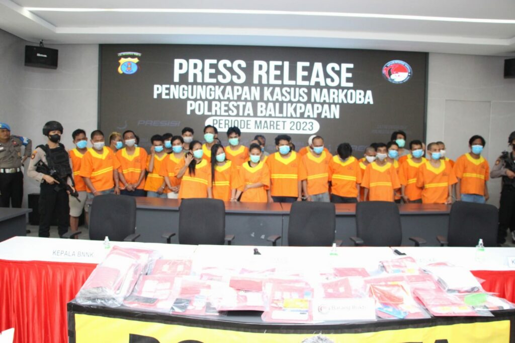 42 tersangka yag diamankan Polresta Balikpapan dalam kasus narkoba