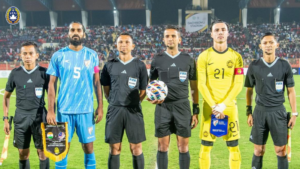 Empat wasit asal Indonesia, memimpin pertandingan India lawan Malaysia. Mereka yakni, Thoriq Munir Alkatiri bertindak sebagai wasit utama, dengan Bangbang Syamsudar dan Nurhadi Sulchan sebagai asisten wasit. Yudi Nurcahya sebagai wasit cadangan / PSSI