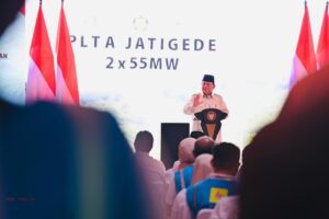 Presiden Prabowo Subianto secara resmi meluncurkan 37 proyek strategis ketenagalistrikan nasional pada Senin, 20 Januari 2025, di kawasan Pembangkit Listrik Tenaga Air (PLTA) Jatigede, Kabupaten Sumedang / Setneg