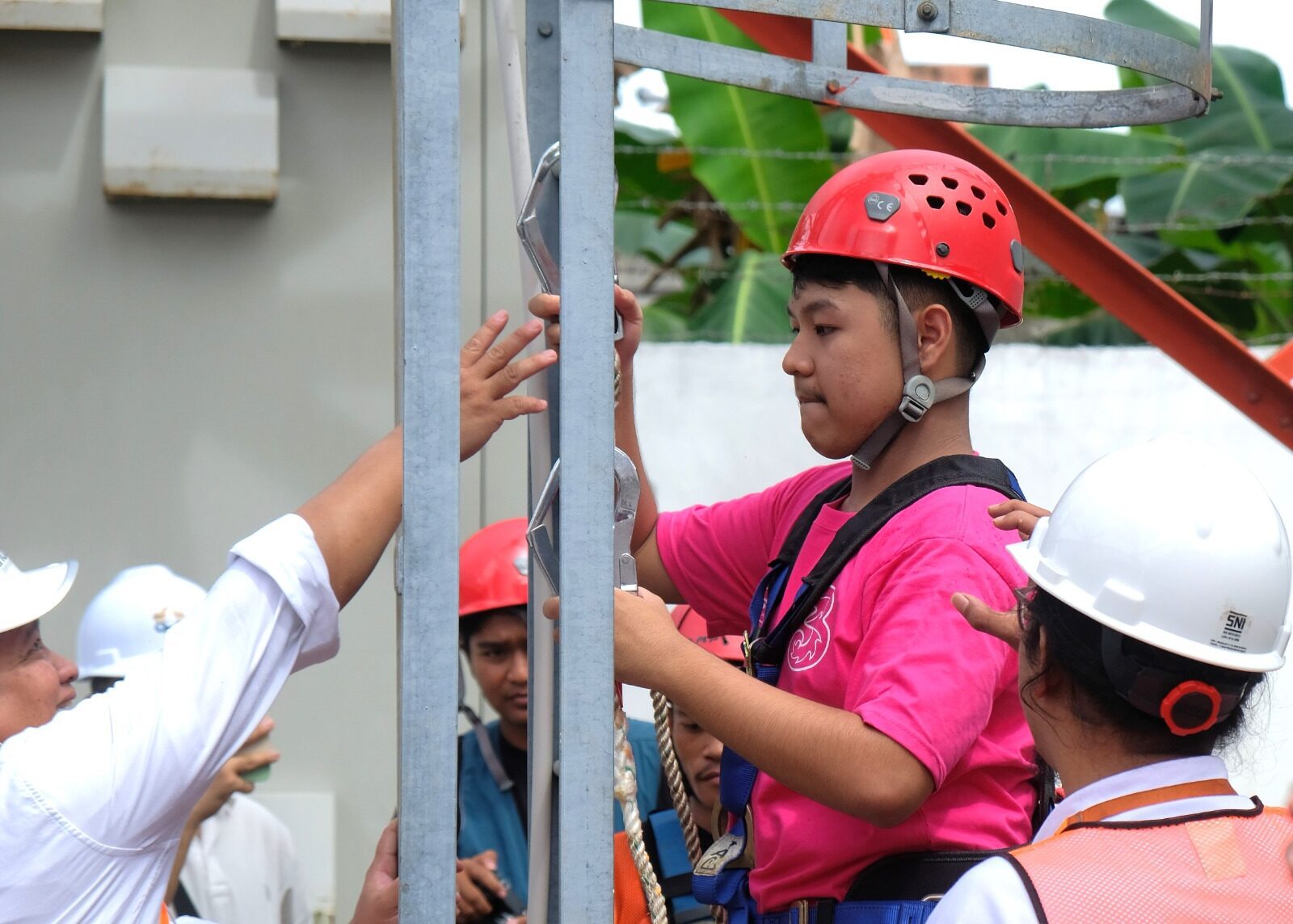 Brand Tri dari Indosat Ooredoo Hutchison (IOH) membawa teknologi telekomunikasi lebih dekat ke generasi muda lewat acara Students Network Experience yang digelar di Balikpapan, Selasa (21/1).