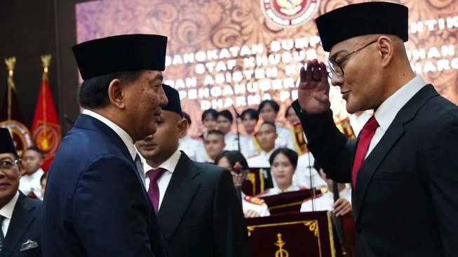 Deddy Corbuzier Resmi Dilantik Jadi Stafsus Menteri Pertahanan. [Instagram/dc.kemhan]