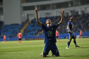 Lorensius Amanat Sabda usai mencetak gol / MO Persiba Balikpapan