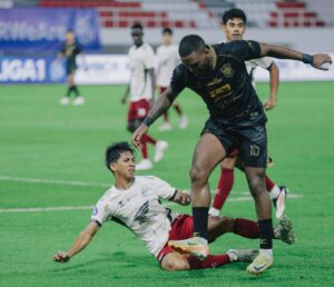 Pertandingan antara PSM Makassar menghadapi tuan rumah PSIS Semarang di Stadion Jatidiri, Minggu (16/2/2025) malam / twitter PSM Makassar