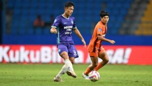 Laga Persita Tangerang vs Borneo FC pada putaran pertama Liga 2 2024/2025/LIB