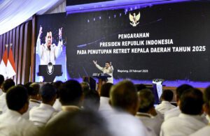 Presiden Prabowo Subianto memberikan pengarahan pada penutupan Retret Kepala Daerah dan Wakil Kepala Daerah Tahun 2025 di Kompleks Akademi Militer, Magelang, pada Jumat, 28 Februari 2025. (Foto: BPMI Setpres)