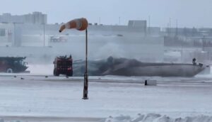 Pesawat Delta Kanada Kecelakaan