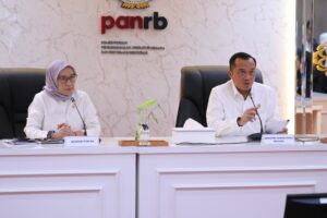 Menteri Sekretaris Negara, Prasetyo Hadi, dalam konferensi pers bersama Menteri PANRB, Rini Widyantini, di Jakarta, Senin (17/3/2025) / Kementerian PANRB