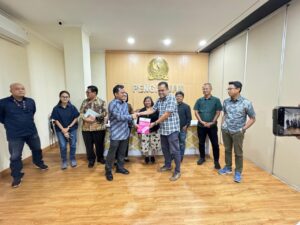 Komite Keselamatan Jurnalis (KKJ) Indonesia melaporkan kasus teror dan ancaman kekerasan terhadap jurnalis Tempo ke Komisi Nasional Hak Asasi Manusia (Komnas HAM)