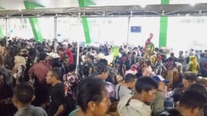 Penumpang membludak di Pelabuhan Semayang Balikpapan
