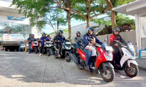 Puluhan pengendara Yamaha Lexi LX 155
