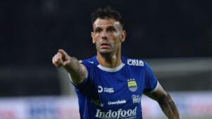 Tyronne Del Pino / laman Persib