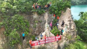 Peringatan Hari Bumi 2025 yang mengusung tema global “Our Power, Our Planet” atau “Kekuatan Kita, Planet Kita” / IST