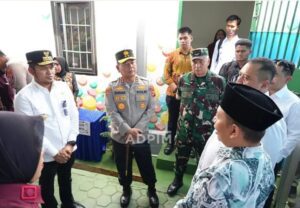 Gubernur Kaltim Rudy Mas'ud, bersama Kapolda Brigjen Pol Endar Priantor, serta Pangdam VI Mulawarman Mayjen TNI Rudy Rachmat Nugraha meninjau kesiapan pelaksanaan Pemungutan Suara Ulang (PSU) di Kabupaten Kutai Kartanegara / Pemprov Kaltim