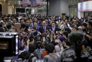 Kepala Badan Pengelola Investasi (BPI) Danantara sekaligus Menteri Investasi dan Hilirisasi/Kepala BKPM, Rosan Roeslani, menyampaikan keterangan persnya usai acara Town Hall Danantara Indonesia 2025 di Jakarta Convention Center, Jakarta, pada Senin, 28 April 2025. (Foto: BPMI Setpres)