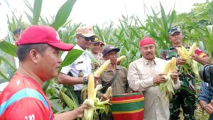 Bupati Kutai Kartanegara (Kukar) Edi Damansyah melakukan kunjungan kerja ke Kelurahan Maluhu, Kecamatan Tenggarong, Rabu (23/4/2025) / IST