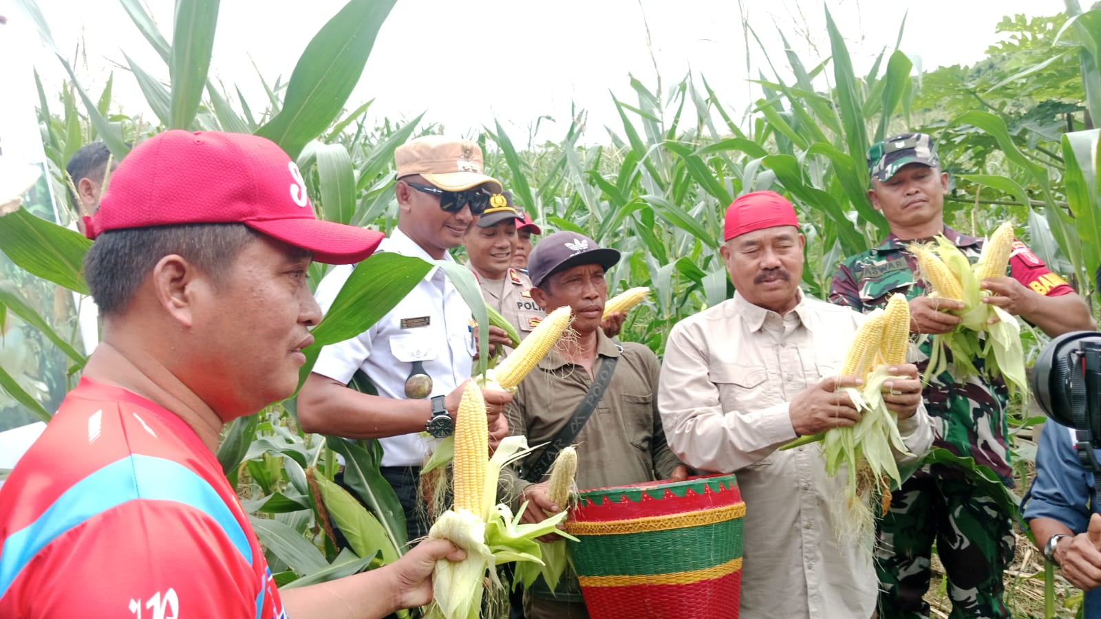 Bupati Kutai Kartanegara (Kukar) Edi Damansyah melakukan kunjungan kerja ke Kelurahan Maluhu, Kecamatan Tenggarong, Rabu (23/4/2025) / IST