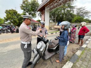 Polresta Balikpapan bersama Dinas Perhubungan gelar razia gabungan di Jalan Minyak