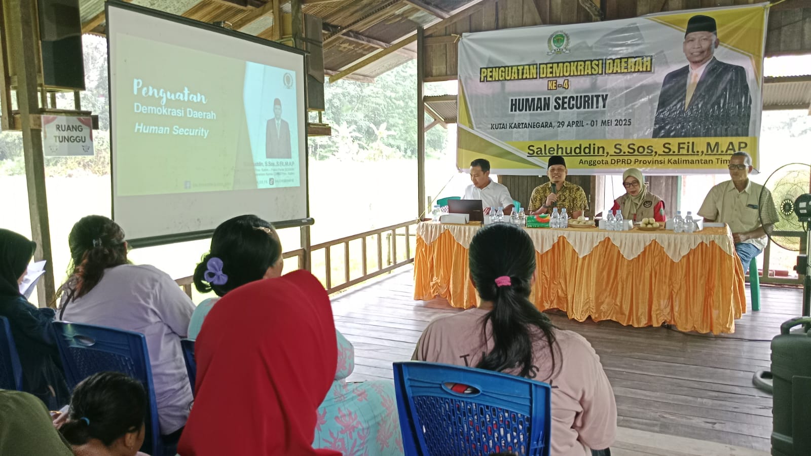 kegiatan Penguatan Demokrasi Daerah (PDD) yang diselenggarakan oleh DPRD Kaltim di Desa Loa Duri Ulu, RT 8, Selasa (29/04/2025). / IST