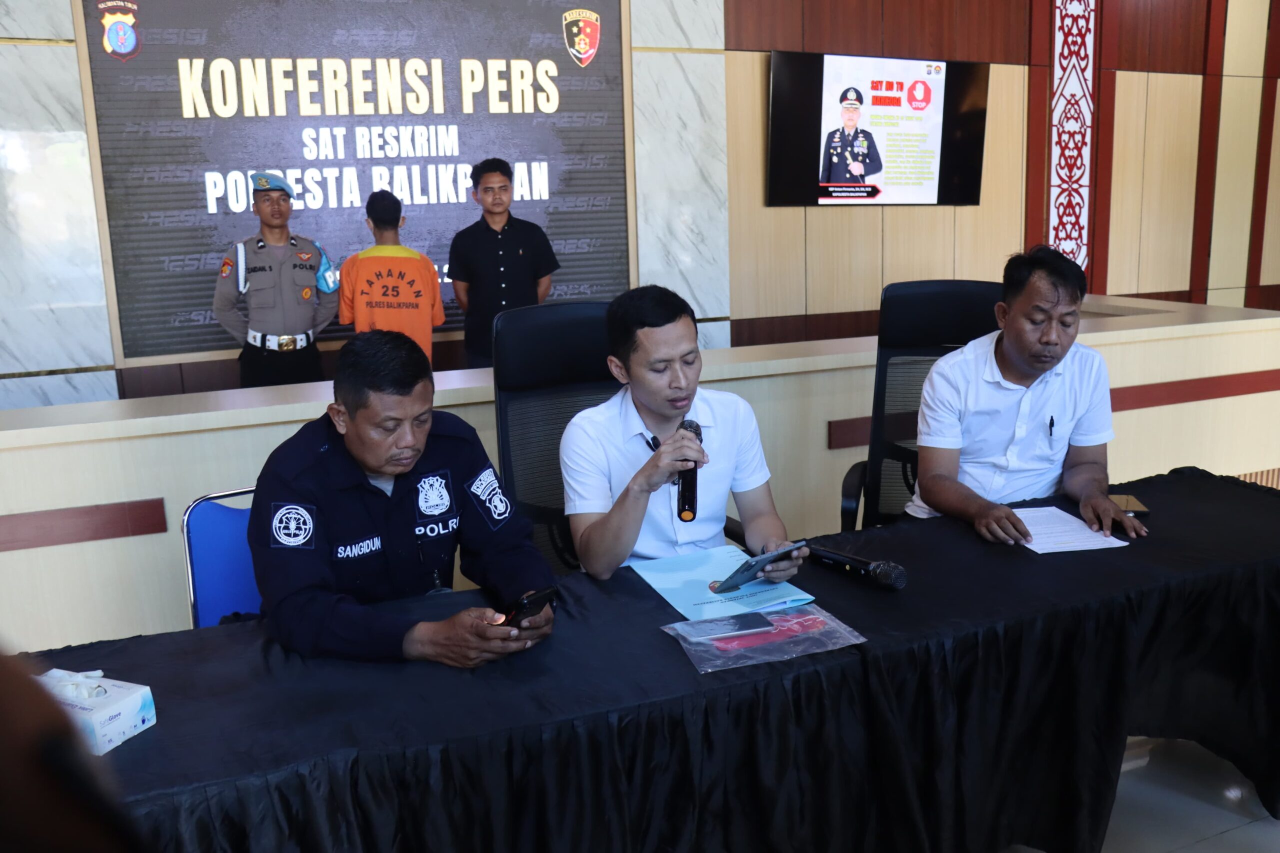 Pelaku dan barang bukti yang diamankan / IST