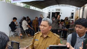 Kepala Desa Loa Lepu, Sumali saat peresmian polindes dan Rumah Bidan