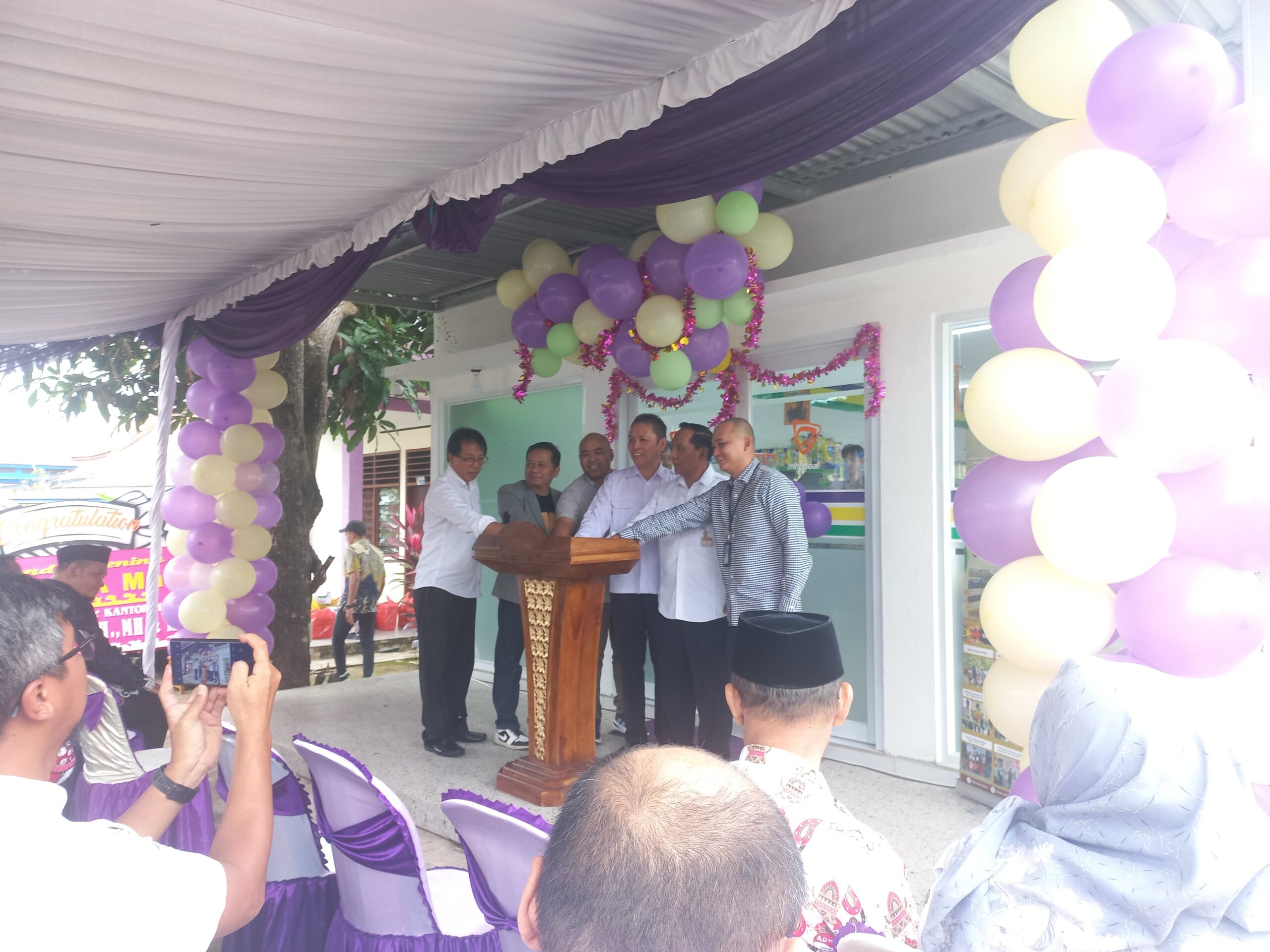 Peresmian UNIKARTA Mart pada Rabu (23/04/2025).