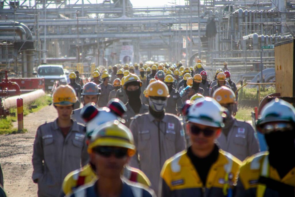 Para pekerja di proyek RDMP Balikpapan didorong melakukan budaya kerja yang humanis. (Foto: PT KPB)