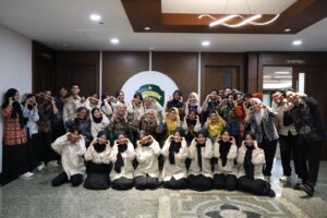 Forum Anak Kaltim dalam dialog bersama Menteri Pemberdayaan Perempuan dan Perlindungan Anak (PPPA), Arifah Fauzi, di Kantor Gubernur Kaltim, Samarinda / Kementerian PPPA