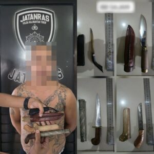 Pria bersenjata tajam yang diamankan kepolisian / Polda Kaltim