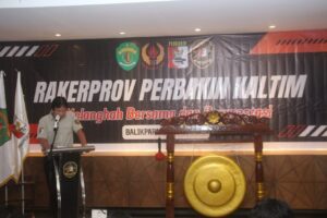 Ketua Umum Perbakin Kaltim, Roy Nirwan saat meberikan sambutan