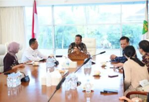 Gubernur Kaltim Rudy Mas’ud bersama Sekda Sri Wahyuni saat menerima kunjungan Kepala Perwakilan Kantor Dagang dan Ekonomi Taipei, Mr. Bruce Chen Jung Hung, bersama rombongan / Pemprov Kaltim