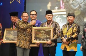 Penghargaan diserahkan langsung oleh Menteri Dalam Negeri Muhammad Tito Karnavian kepada Gubernur Kaltim Rudy Mas’ud / Pemprov Kaltim