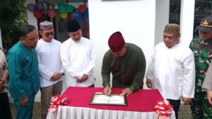 Bupati Kutai Kartanegara Edi Damansyah mengisi hari Selasa (13/5/2025) dengan agenda di Kecamatan Sebulu.