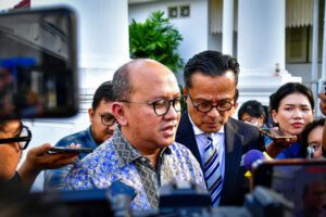 Presiden Prabowo Subianto memanggil Menteri Investasi dan Hilirisasi/Kepala BKPM sekaligus Kepala BPI Danantara Indonesia, Rosan Roeslani di Istana Merdeka, Jakarta, pada Selasa, 20 Mei 2025. (Foto: BPMI Setpres)