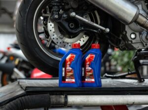 Varian oli terbaru Yamaha—Yamalube “TURBO” Matic.