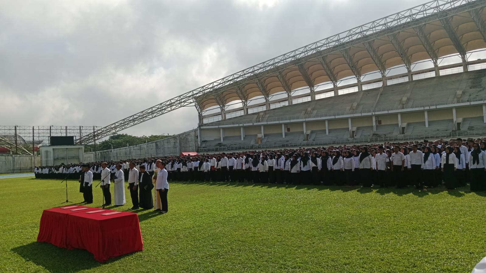 pelantikan 3.870 Pegawai Pemerintah dengan Perjanjian Kerja (PPPK) hasil seleksi tahap pertama tahun 2024