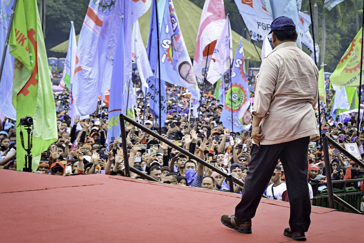Presiden Prabowo Subianto menghadiri langsung acara peringatan Hari Buruh Internasional yang digelar di kawasan Monumen Nasional (Monas), Jakarta, pada Kamis, 1 Mei 2025. (Foto: BPMI Setpres)