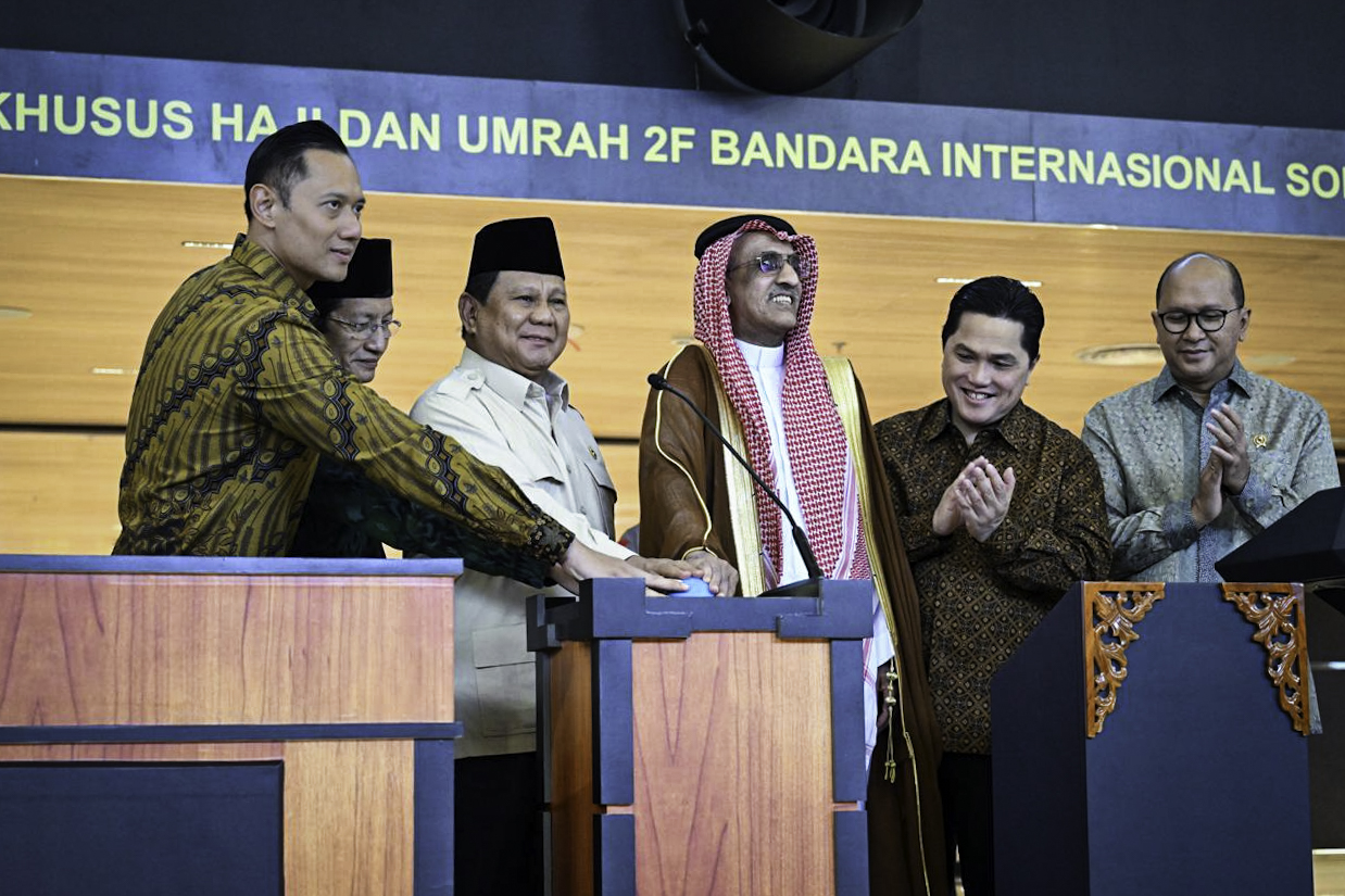 Presiden Prabowo Subianto meresmikan Terminal Khusus Haji dan Umrah 2F di Bandar Udara Internasional Soekarno-Hatta, Kota Tangerang, Provinsi Banten, pada Minggu, 4 Mei 2025. (Foto: BPMI Setpres)