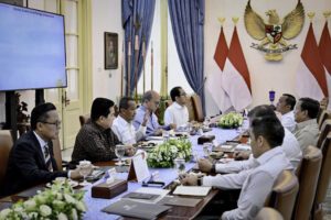 Presiden Prabowo Subianto memimpin rapat terbatas bersama sejumlah menteri Kabinet Merah Putih di Istana Merdeka, Jakarta, pada Kamis, 22 Mei 2025. (Foto: BPMI Setpres)