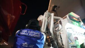 Pengisian bahan bakar Avtur / Pertamina