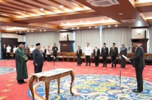 Pelantikan dr. Edy Iskandar sebagai Pejabat Fungsional Dokter Ahli Utama, yang dilaksanakan di Ruang Ruhui Rahayu, Kantor Gubernur Kaltim, Rabu (28/5/2025). / Pemprov Kaltim