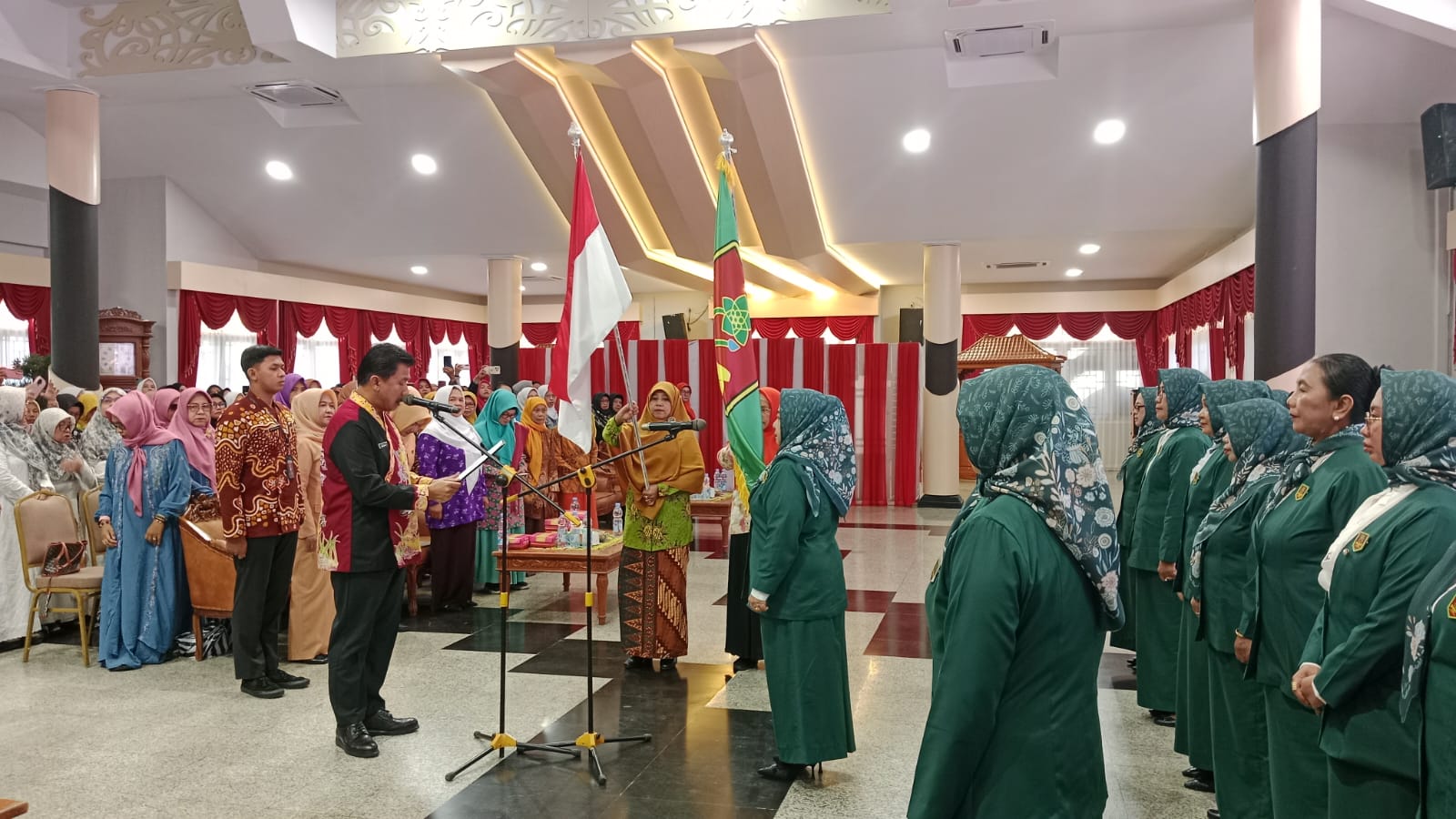 Sekretaris Daerah Kukar, Sunggono, resmi melantik Pengurus Gabungan Organisasi Wanita (GOW) Kabupaten Kutai Kartanegara (Kukar) periode 2025-2030 pada Kamis (15/5/25)