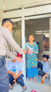 Bagikan 2.004 Paket Daging kepada Warga Prasejahtera