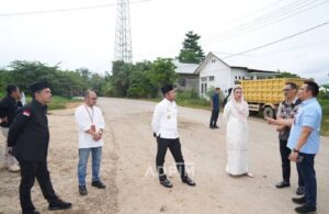 Gubernur Kaltim Rudy Mas’ud melakukan peninjauan langsung kondisi ruas jalan nasional penghubung Samarinda-Kutai Kartanegara (Kukar)-Kutai Barat (Kubar) hingga ke arah Mahakam Ulu (Mahulu) / Pemprov Kaltim