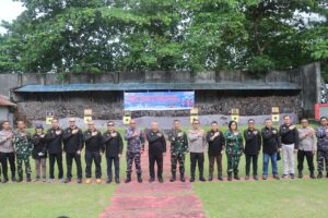 Polresta Balikpapan bersama PT Kilang Pertamina Balikpapan (KPB) dan jajaran Forkopimda Kota Balikpapan menggelar latihan menembak