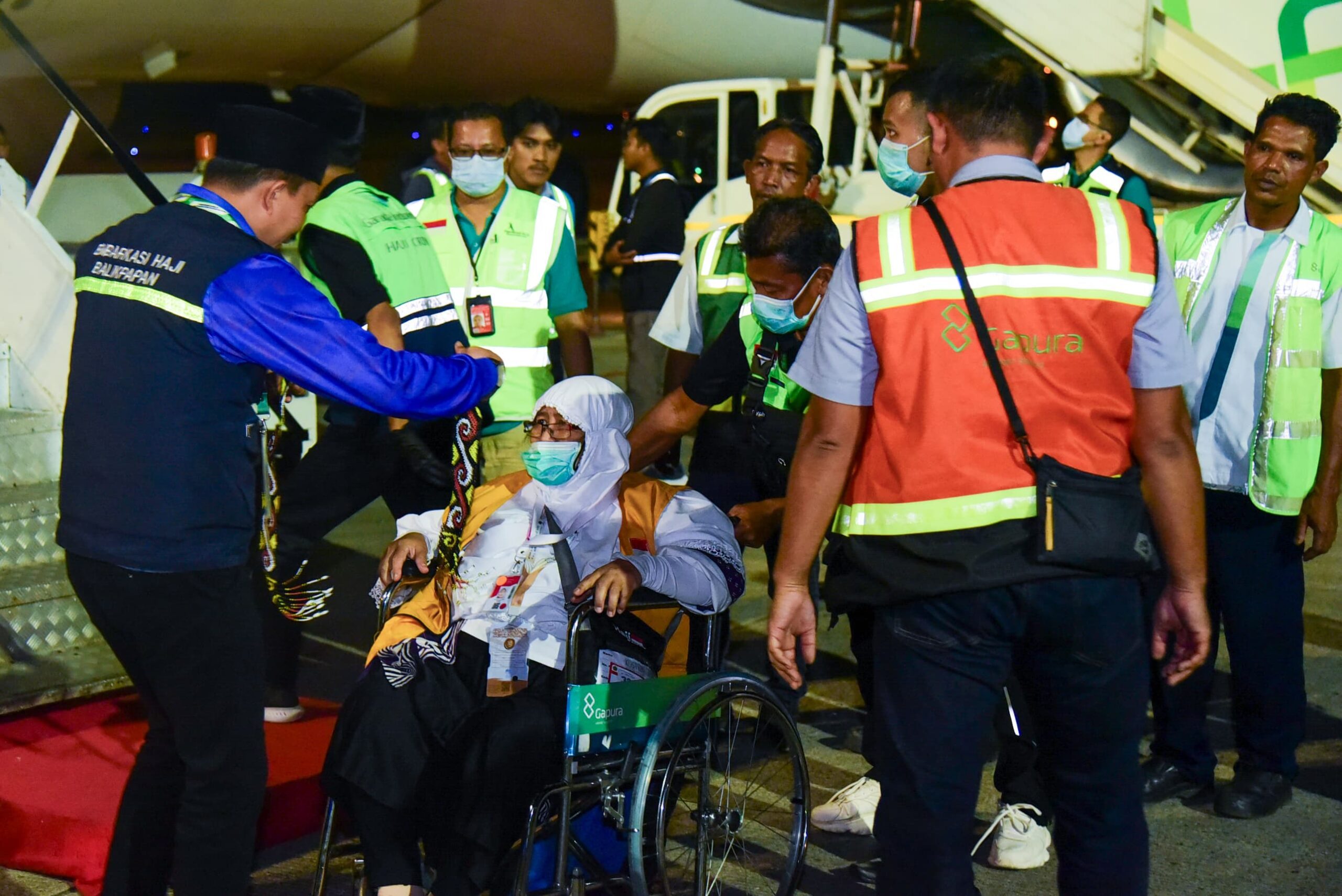 Sebanyak 360 jemaah mendarat mulus di Bandara Internasional Sultan Aji Muhammad Sulaiman (SAMS) Sepinggan pada Minggu malam (16/6) sekitar pukul 23.05 WITA